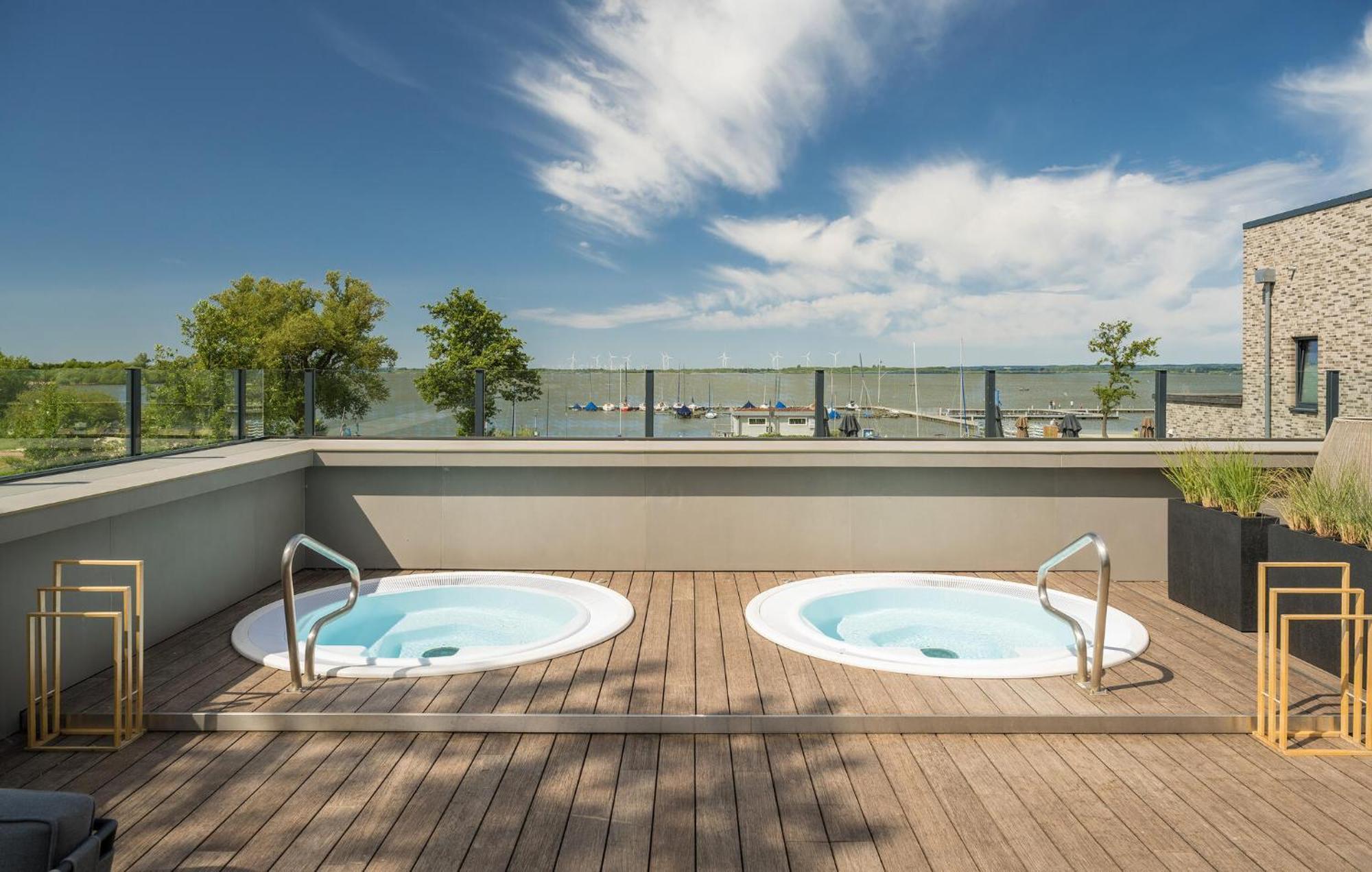 Beach Front Apartment In Lembruch-Duemmer See Exteriör bild